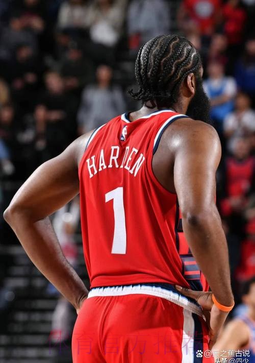 哈登关键时刻连突带罚得到4分，快船领先2分比赛剩余36.9秒